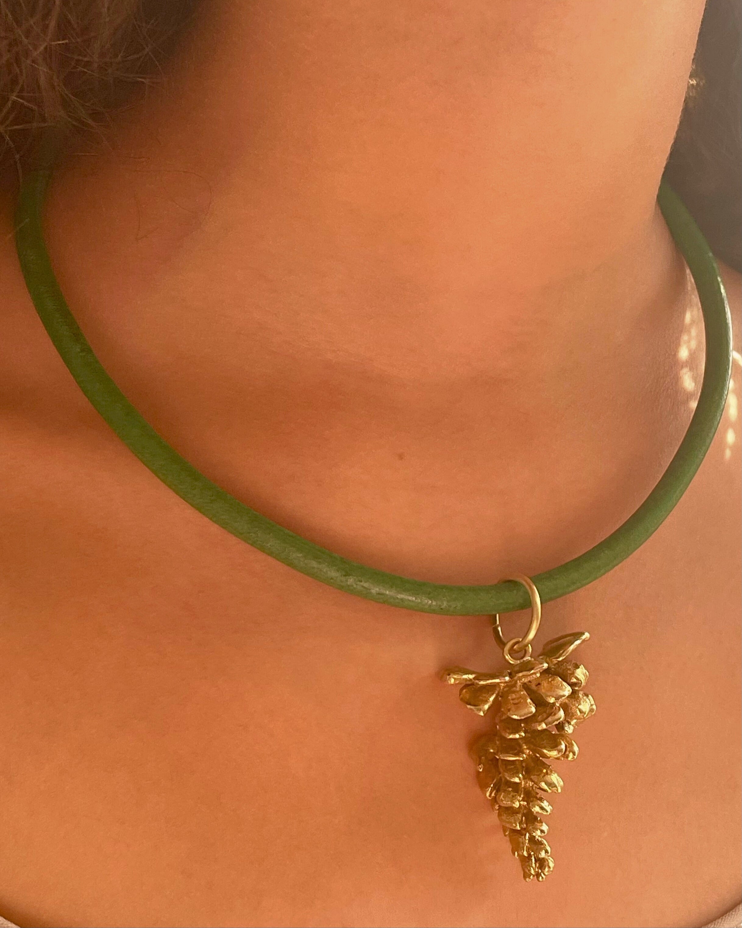 Kozalak Dokulu Gerdanlık-El Yapımı  Bronz Üzeri Altın Kaplama